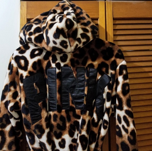 ❌SOLD❌PINK VS Sherpa Lined Robe XS/Small - Picture 4 of 7